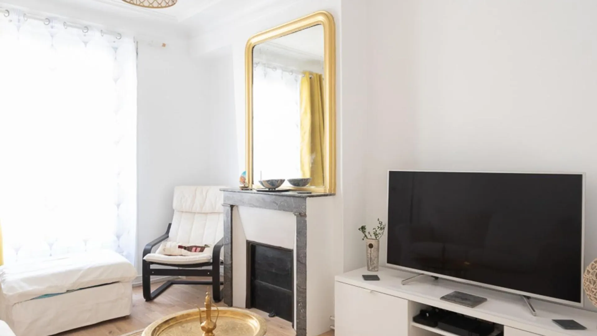 Bright Love Nest Near Montmartre And Pigalle Paris France