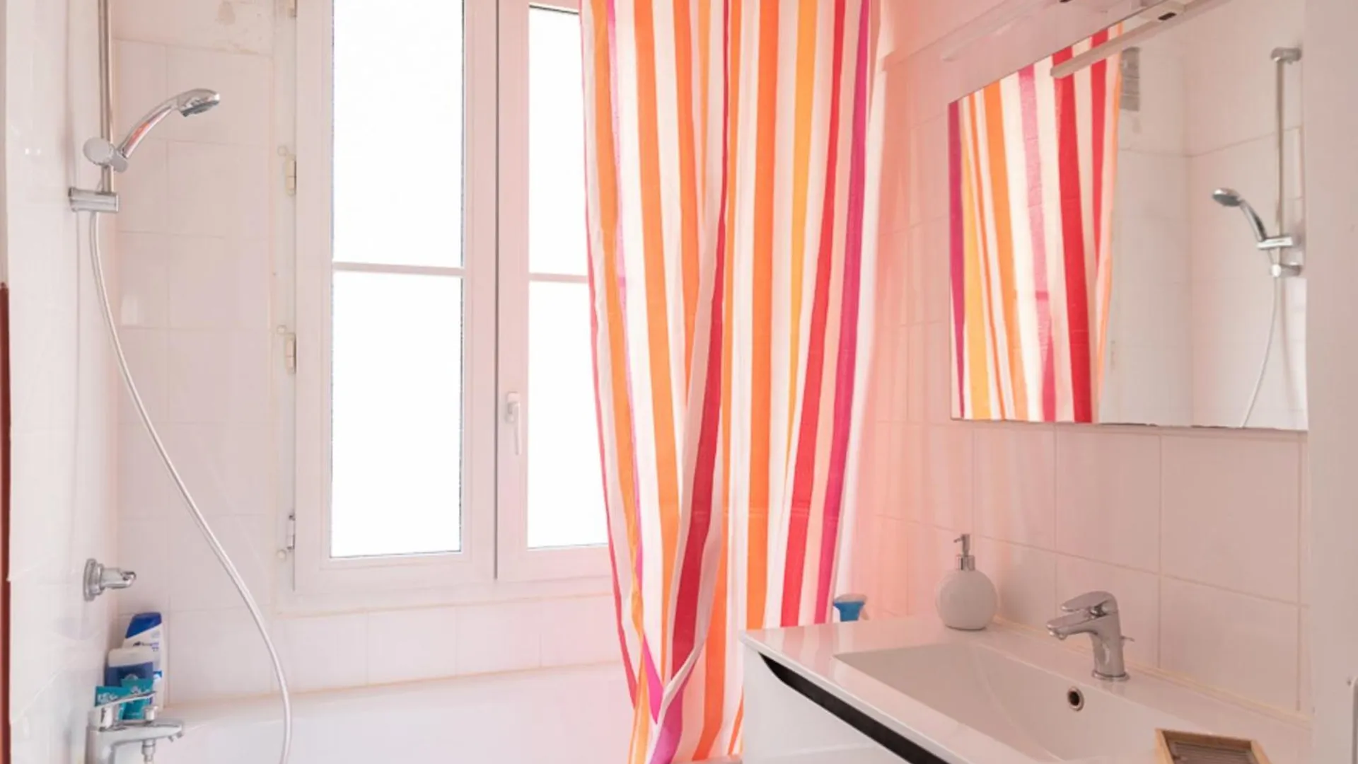 Bright Love Nest Near Montmartre And Pigalle Paris 0*,